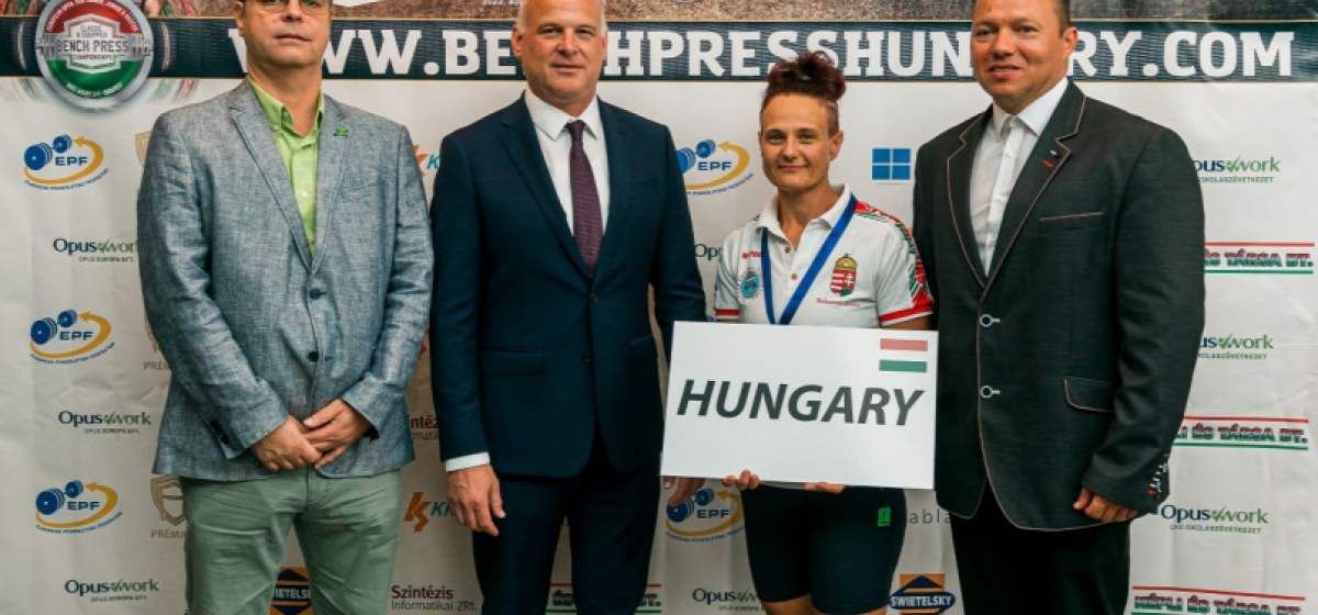 Rögtön világrekordokkal indult a budapesti fekvenyomó Európa-bajnokság